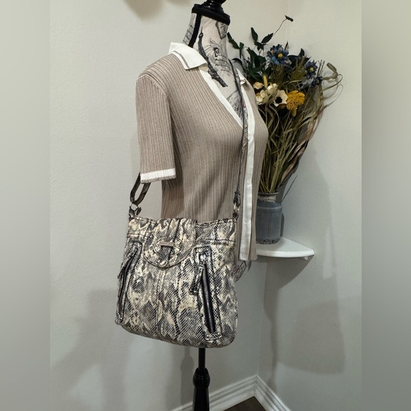 Nine West Snake Print Man Made Material Shoulder Bag, zipper and snap closure - Picture 3 of 14
